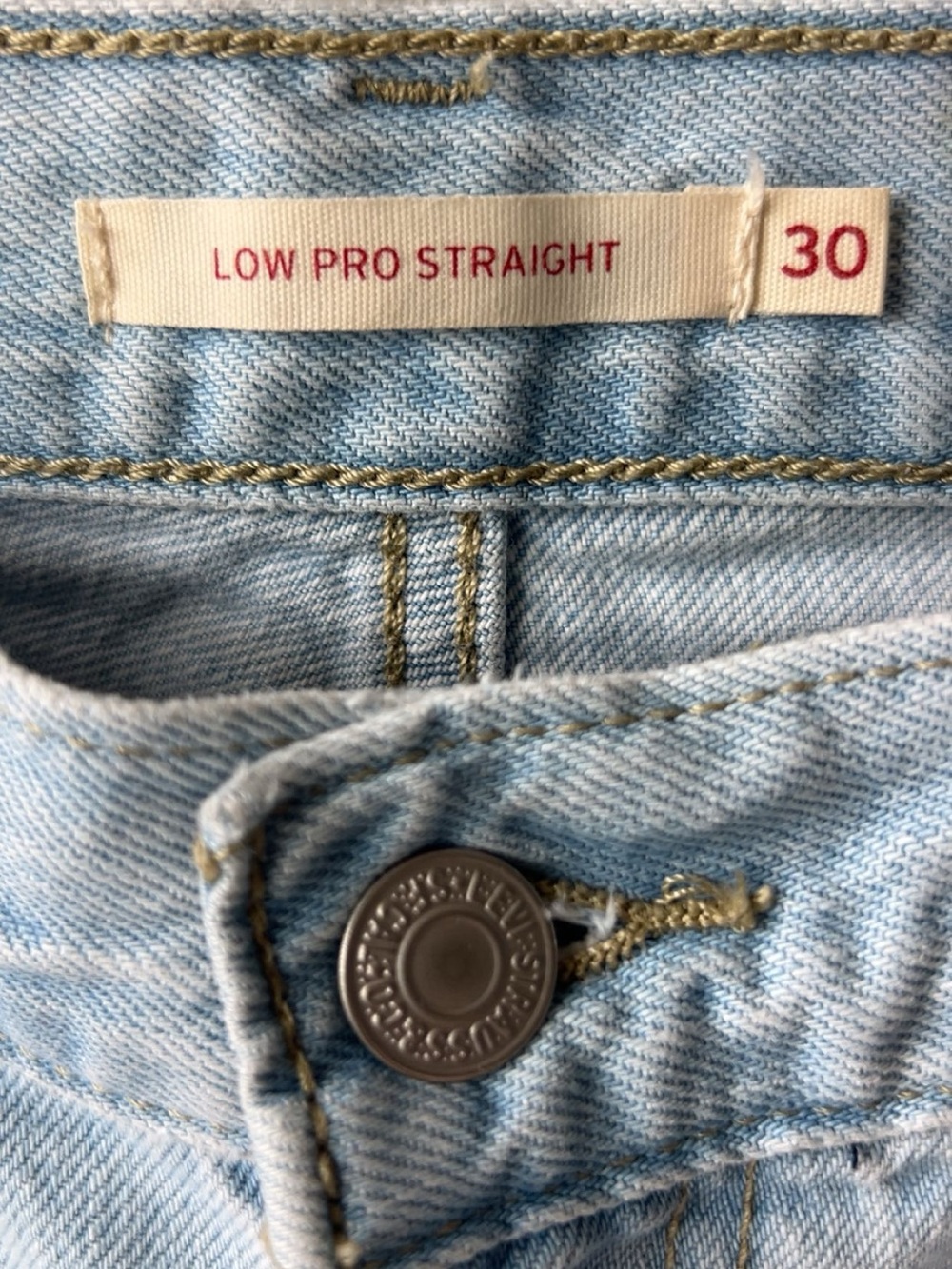 Levi’s Low Pro Straight Light Wash Denim. Women’s Size 30 - Picture 4 of 4